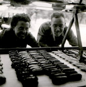 Monsieur Richard et sa femme… m’ont invité il y a un mois environ