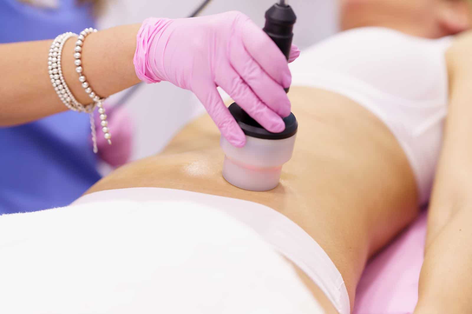 כתב מנוי מומלץ ל2025 🥇 9 40241724 woman receiving anti cellulite treatment with radiofrequency machine in a beauty center
