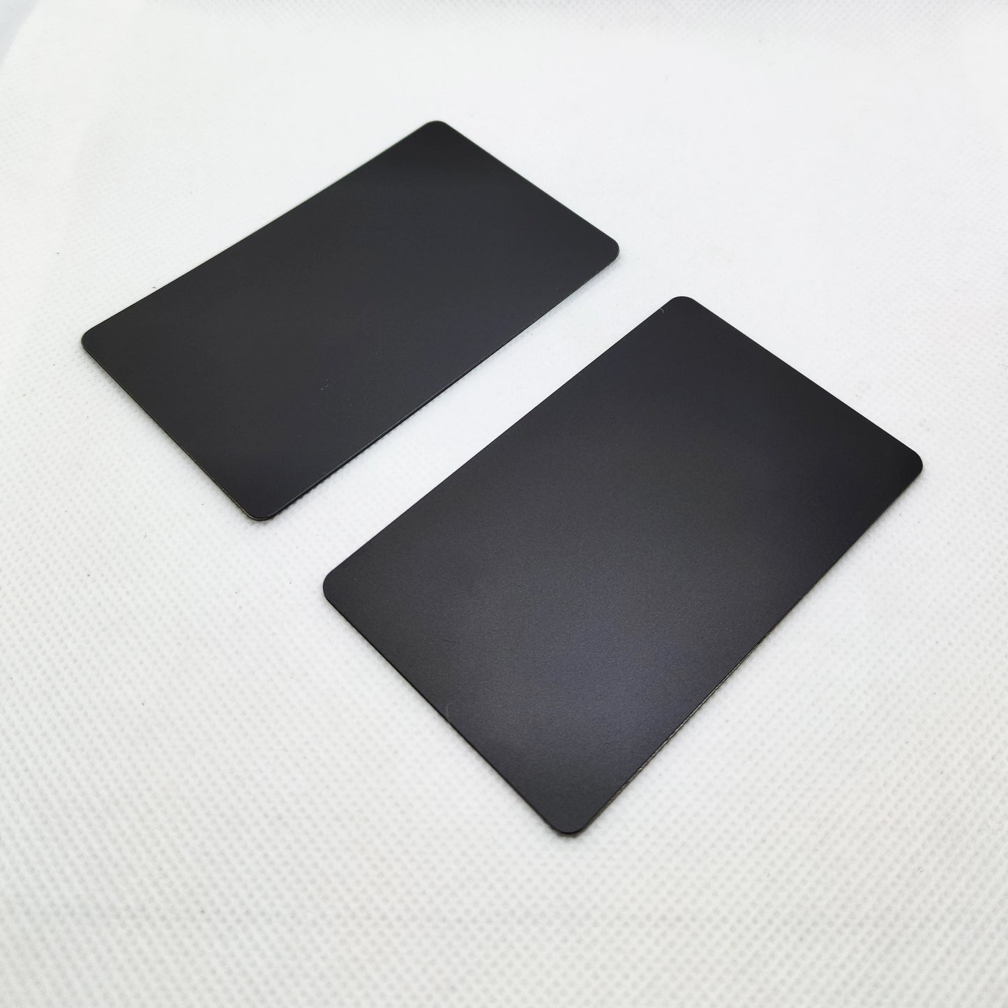 15 Piezas 13.56MHZ 215 Chip Blank Metal y PVC Hybrid NFC Identificación social/Control de acceso/Tarjeta de visita