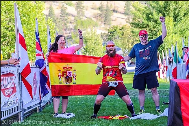 Cuidados paliativos, tres personas, mostrando el