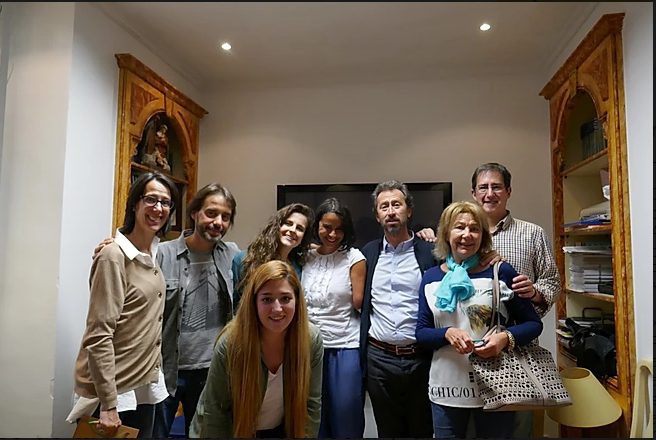 Palliative care, with shelves, showing closeness.