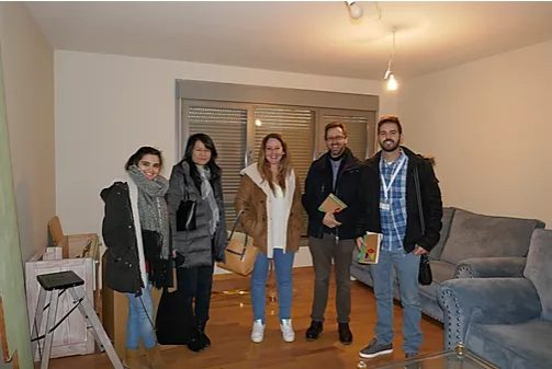 Palliative care, in Madrid, smiles in, holding carpets