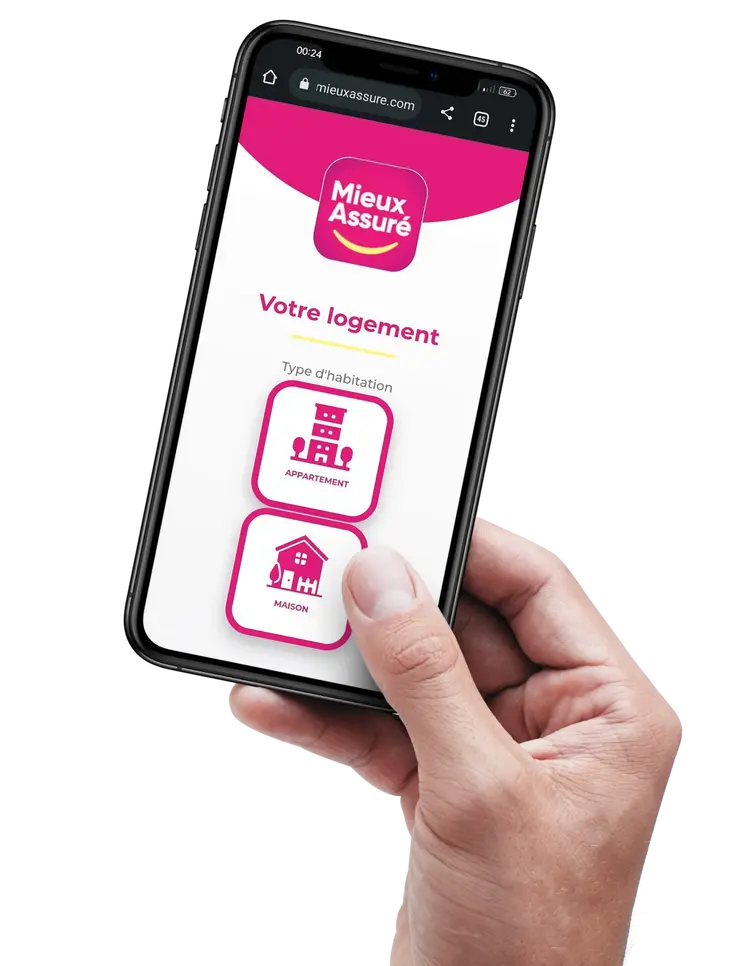 Une main tenant un smartphone avec le mot naamaay dessus.