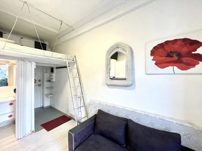 Studio apartment for sale - Roubaix - gross or converted
