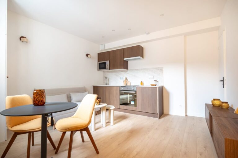 Magnifique T2 refait à neuf et meublé