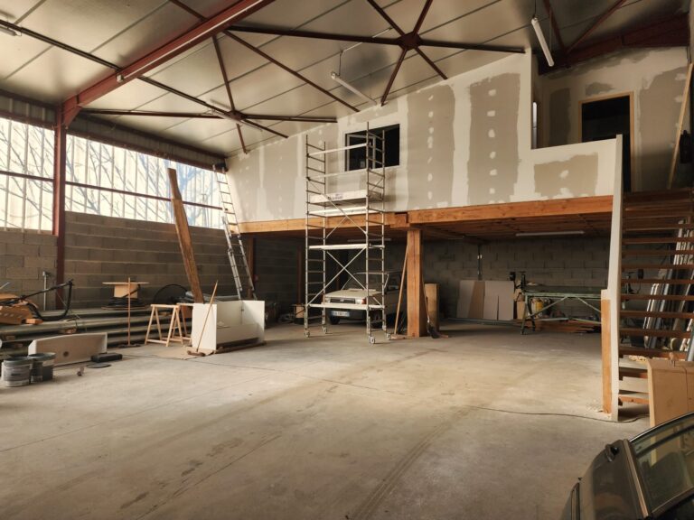 Entrepôt avec bureaux