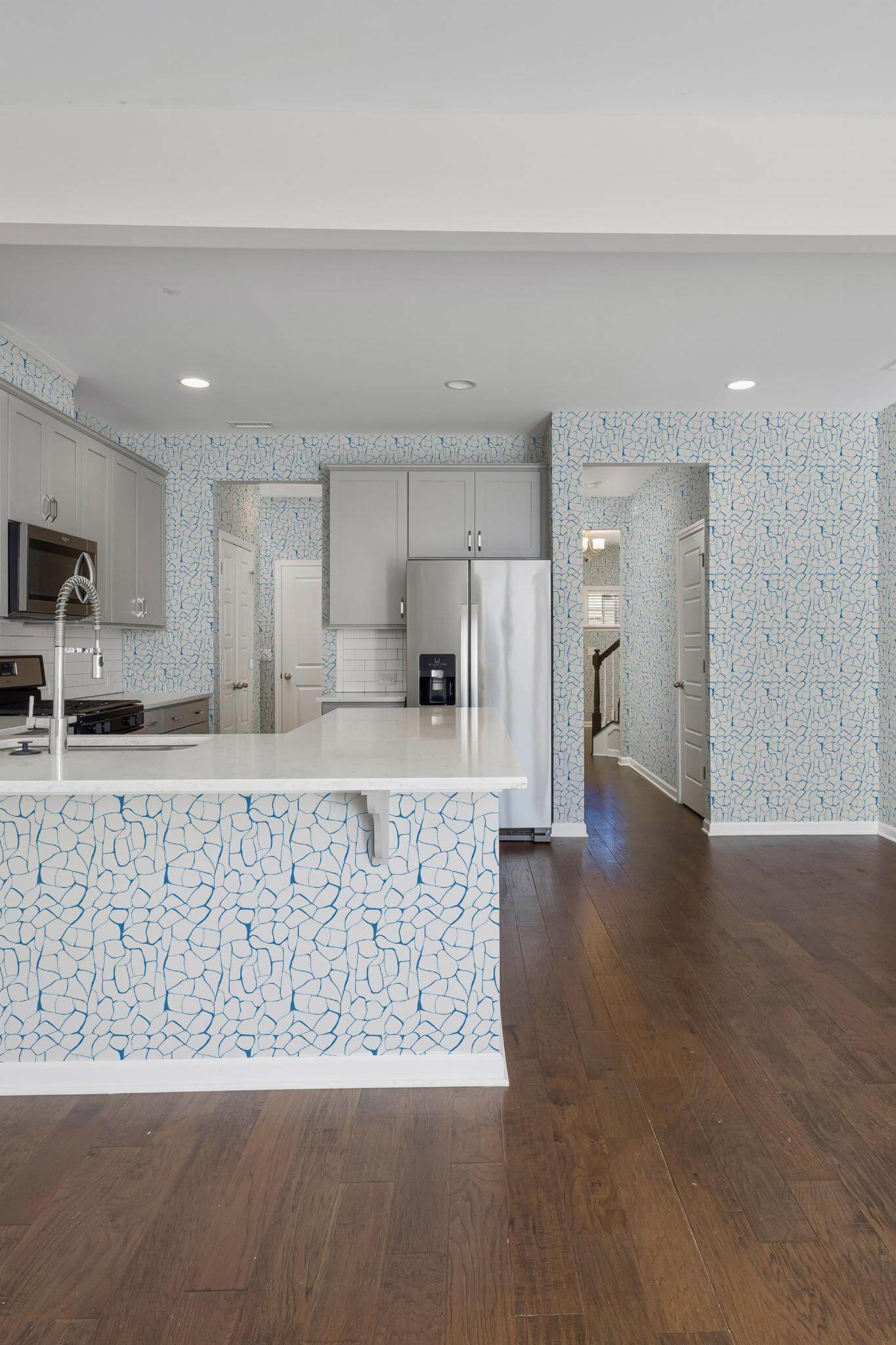 Blue and white abstract Wallpaper - Image 4