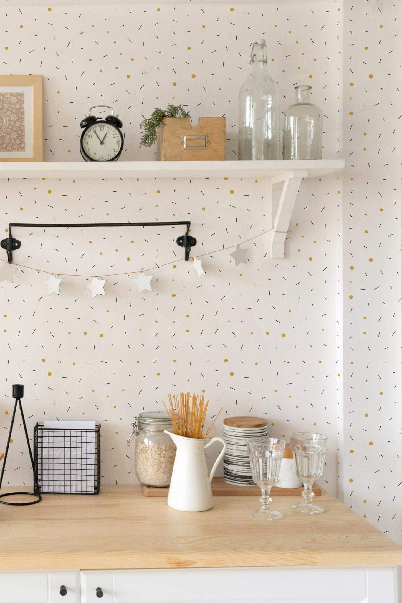 Minimalist confetti Wallpaper