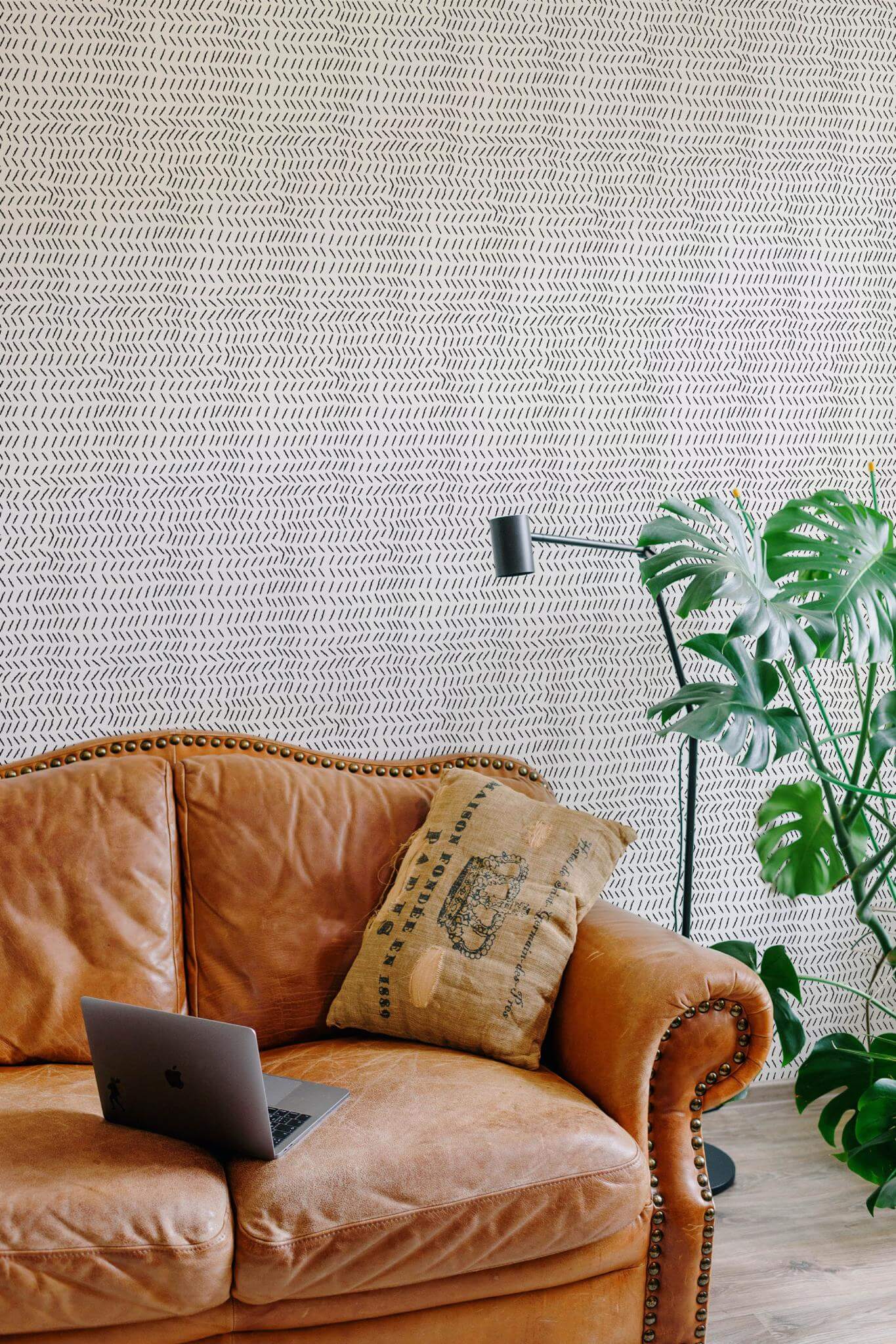 Horizontal herringbone Wallpaper - Image 4