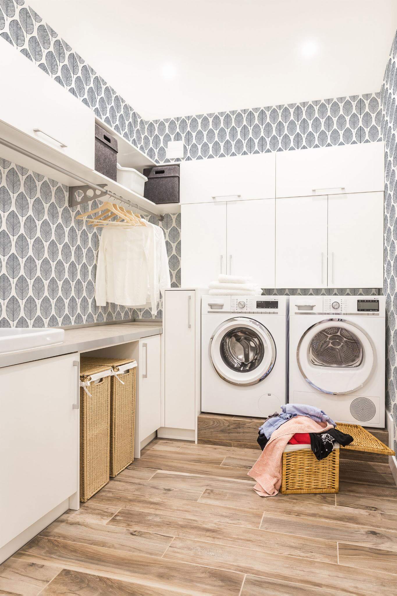 Seamless scandinavian leaf Wallpaper - Image 4