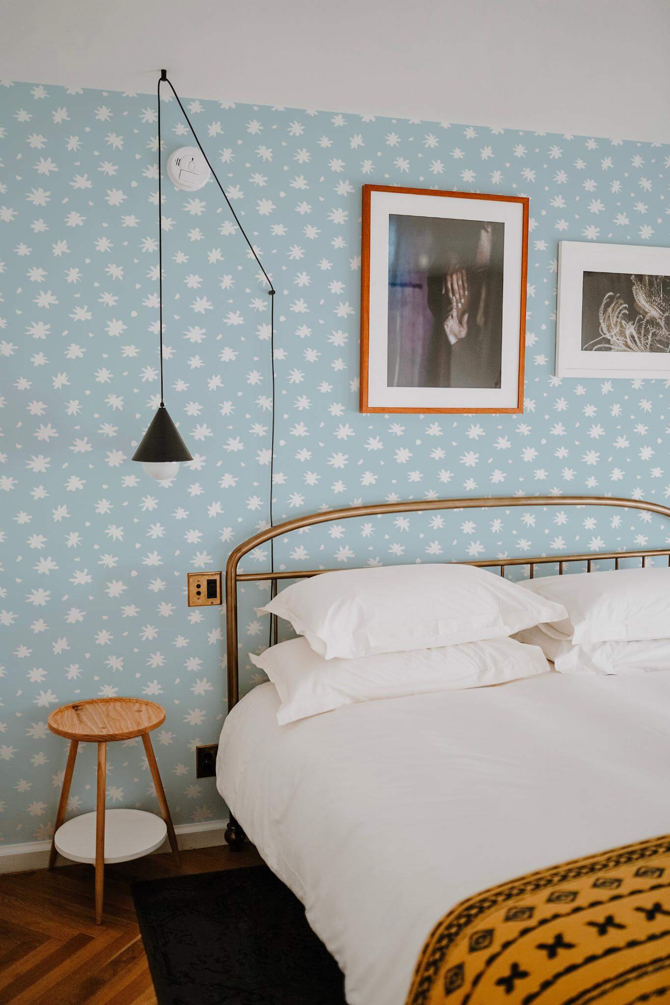 Minimalist floral Wallpaper - Image 4