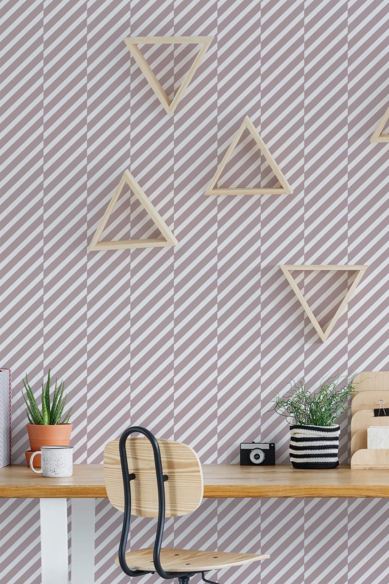 Pink diagonal broken lines Wallpaper