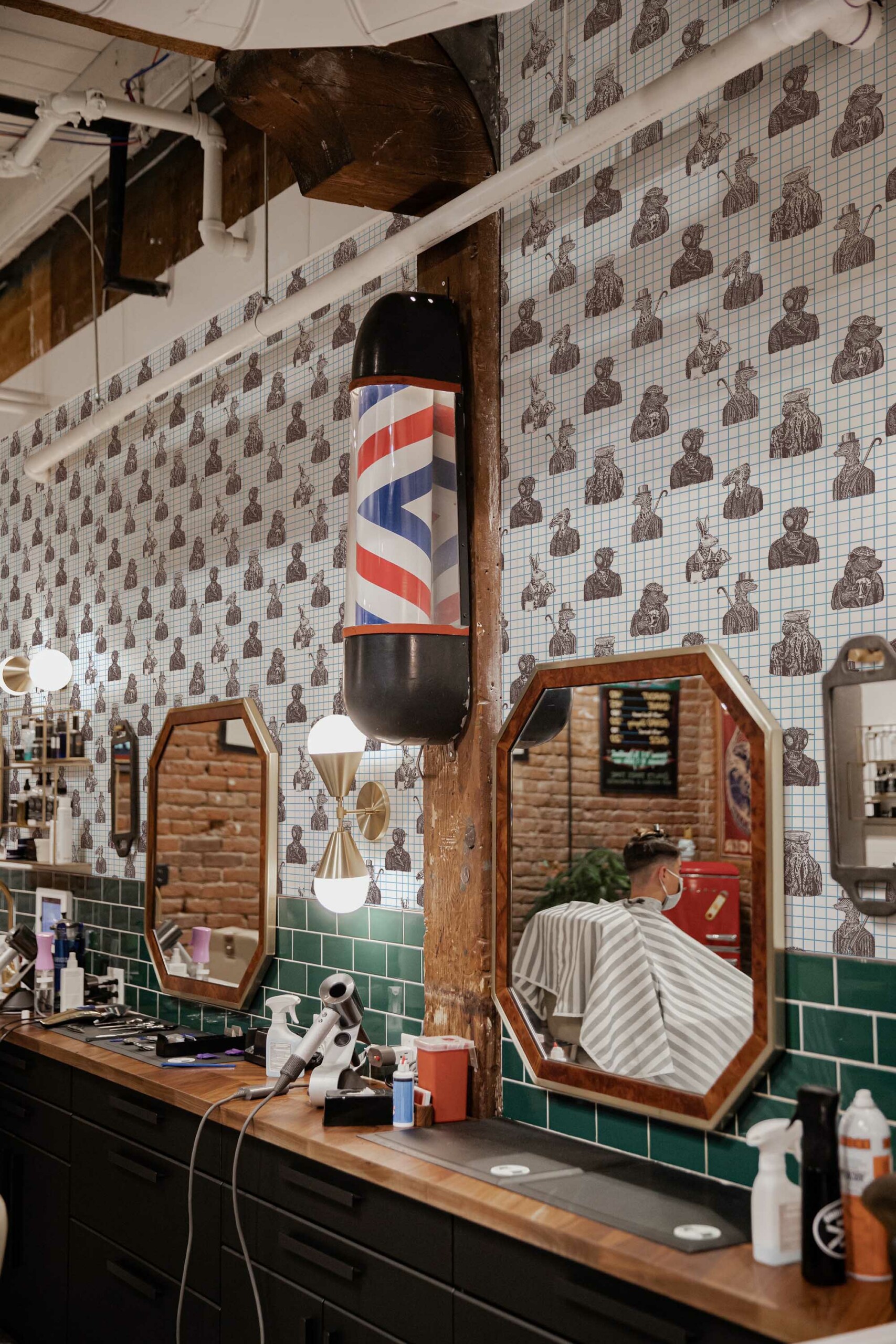 Vintage Groomed Animals Elegance Wallpaper - Image 3