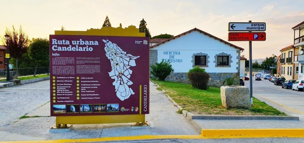 technology-in-signage-smart-signage-candlestick