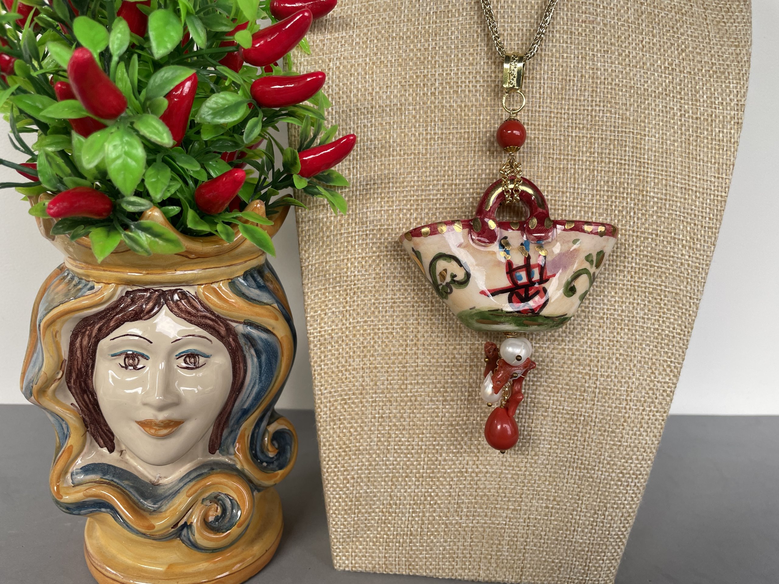 collana siciliana con borsetta Caltagirone