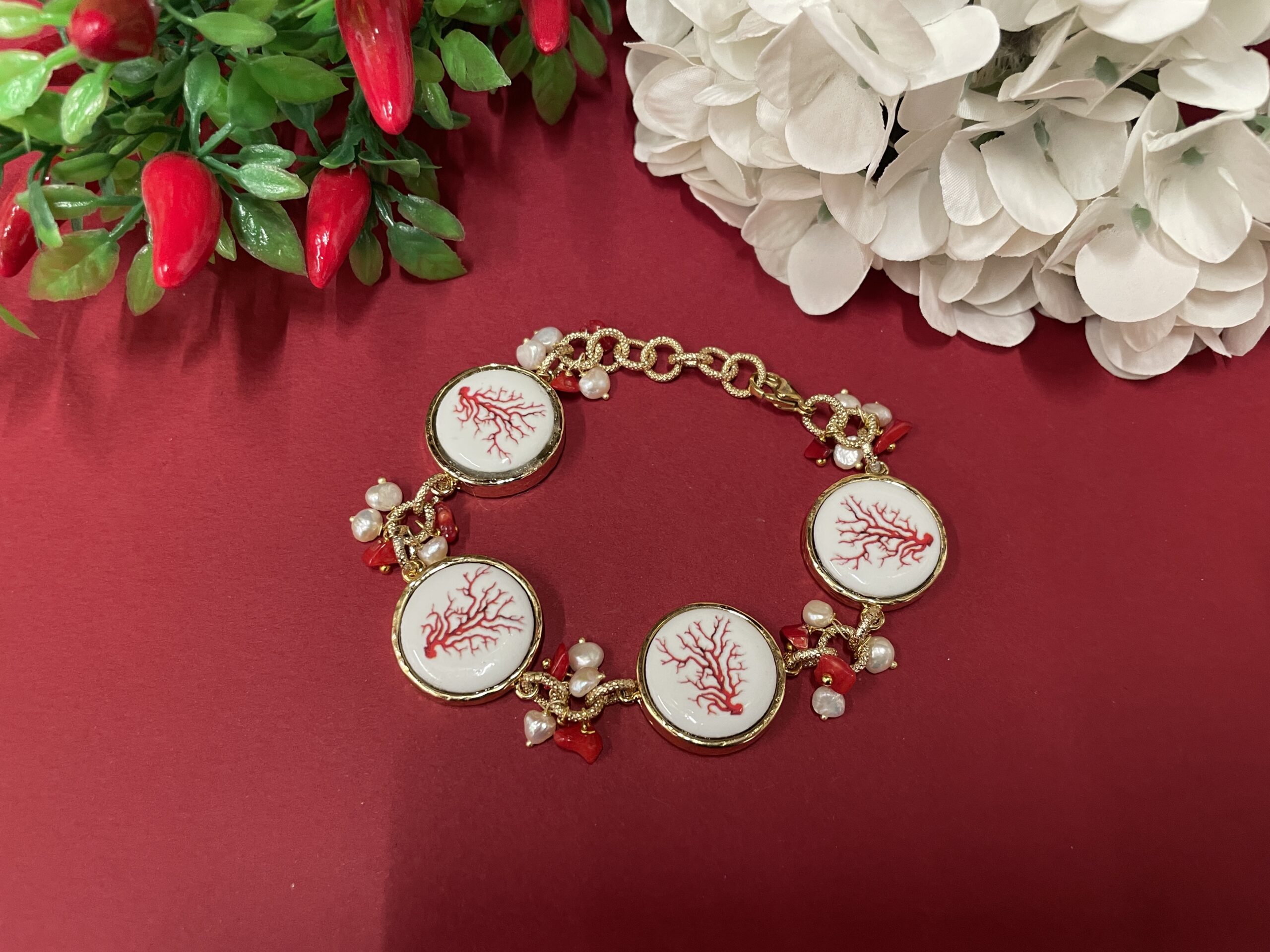 Bracciale artigianale siciliano con coralli