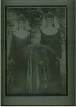 El primer edificio de la Escuela St. Joseph fue atendido por Hermanas Franciscanas de la Caridad Cristiana de la Sagrada Familia de Alverno.