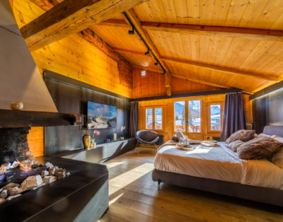 Chalet moderne dans les Alpes suisses