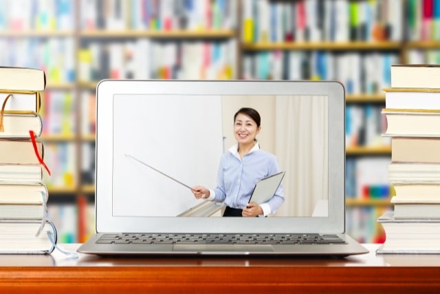 Watch the seminar on your laptop