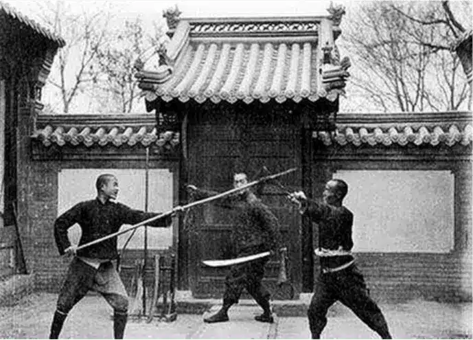 來自中國的 Swiss-Chin-Woo 老照片 Chin Woo Kung Fu 成立