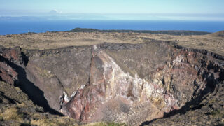 伊豆大島・三原山：御神火が守る奇跡の聖地、地球の鼓動を体感するパワースポット