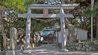 伊豆大島 波布比咩命神社と波浮港：神話息づく古港で、時空を超え文豪の足跡