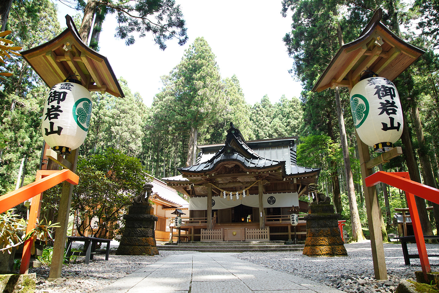 御岩神社　本殿
