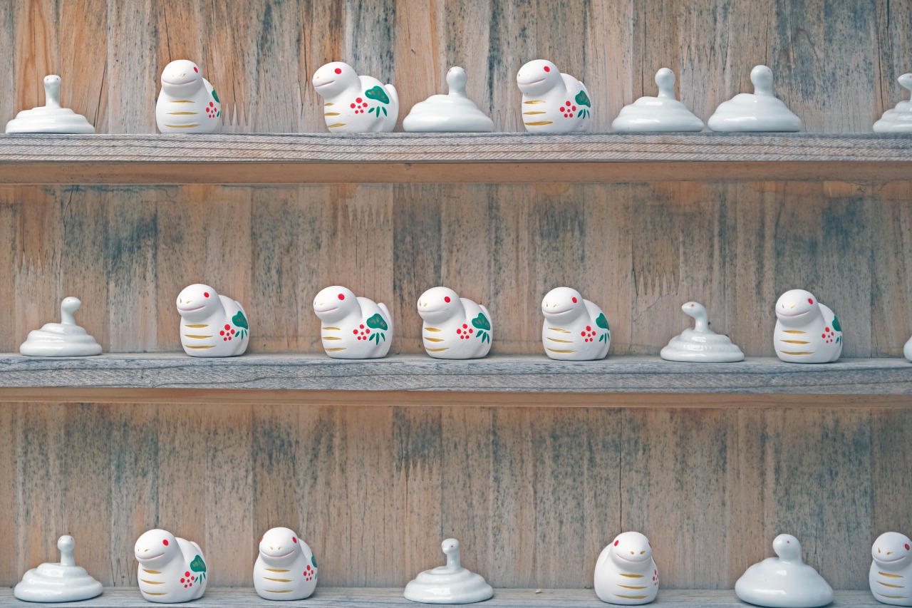 東京・蛇窪神社：白蛇伝説が息づく金運聖地、奇跡と安らぎの歴史を巡る