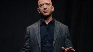 無駄を削ぎ落とし、心に従う!ジェフ・ベゾスの哲学が示す革新とより良い未来