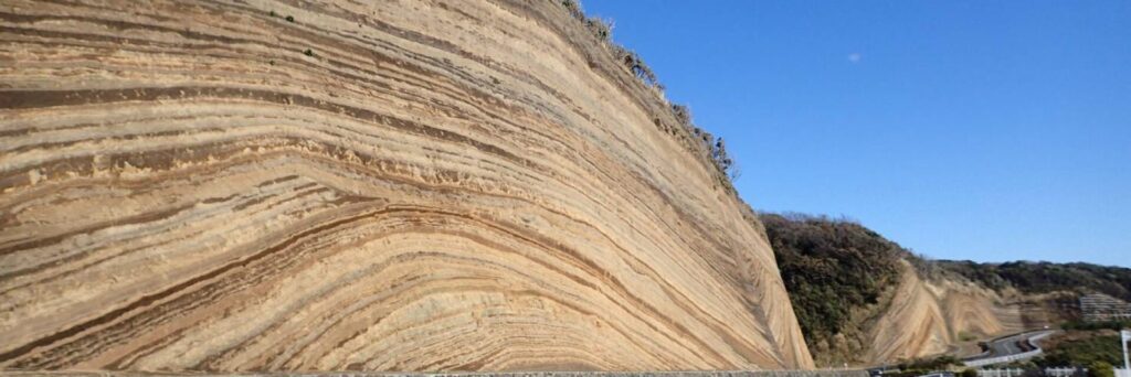 伊豆大島、 日本ジオパーク認定・「地層大切断面」
