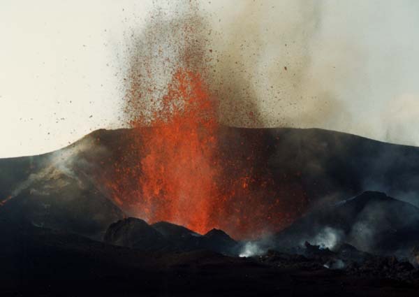 1986年、三原山の大規模な噴火