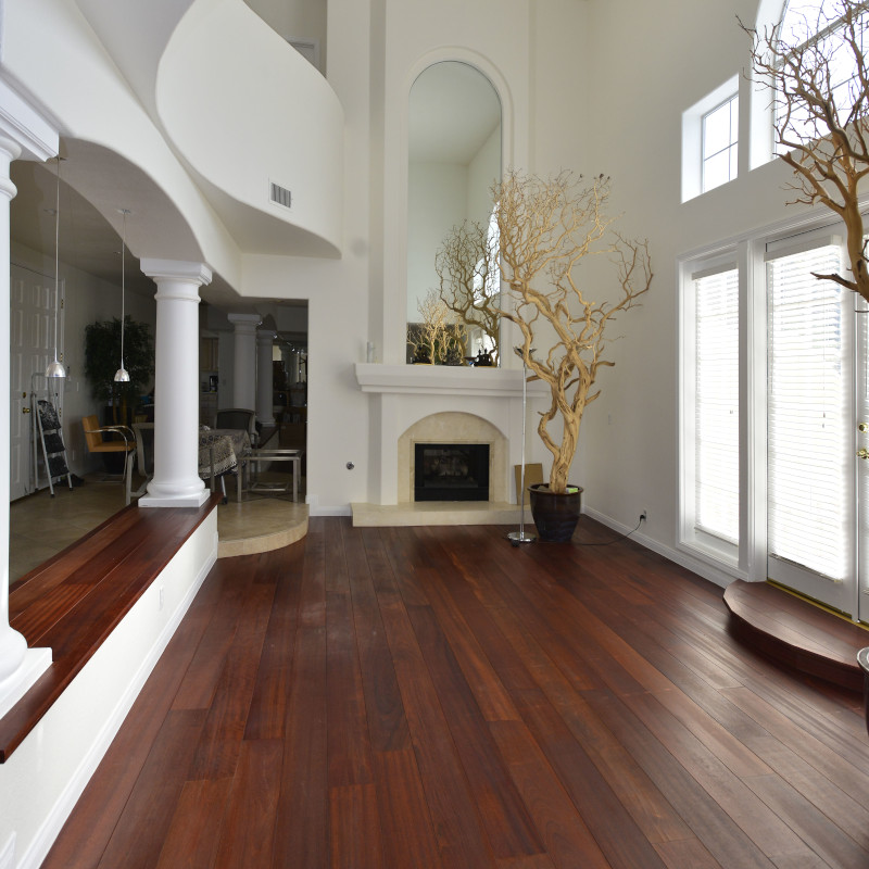 ห้องโถงปูพื้นไม้จาโตบา Jatoba