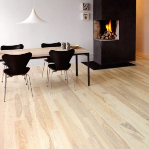 Holzboden Esche 9-23cm