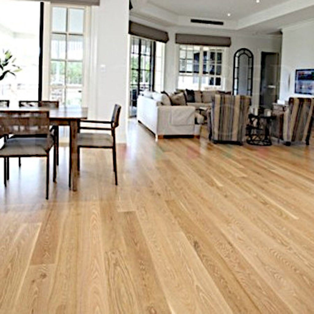 ห้องนั่งเล่น ลักษณะพื้นไม้ เกรด A