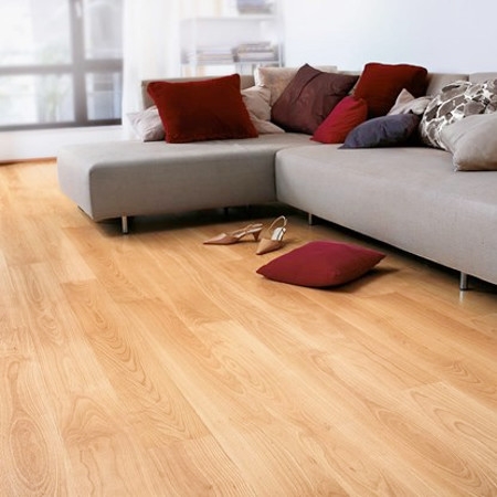 ห้องนั่งเล่นพื้นไม้บีช พื้นไม้เอ็นจิเนียร์