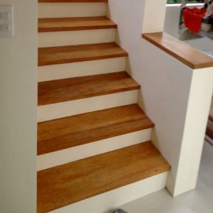 Escalones de madera real