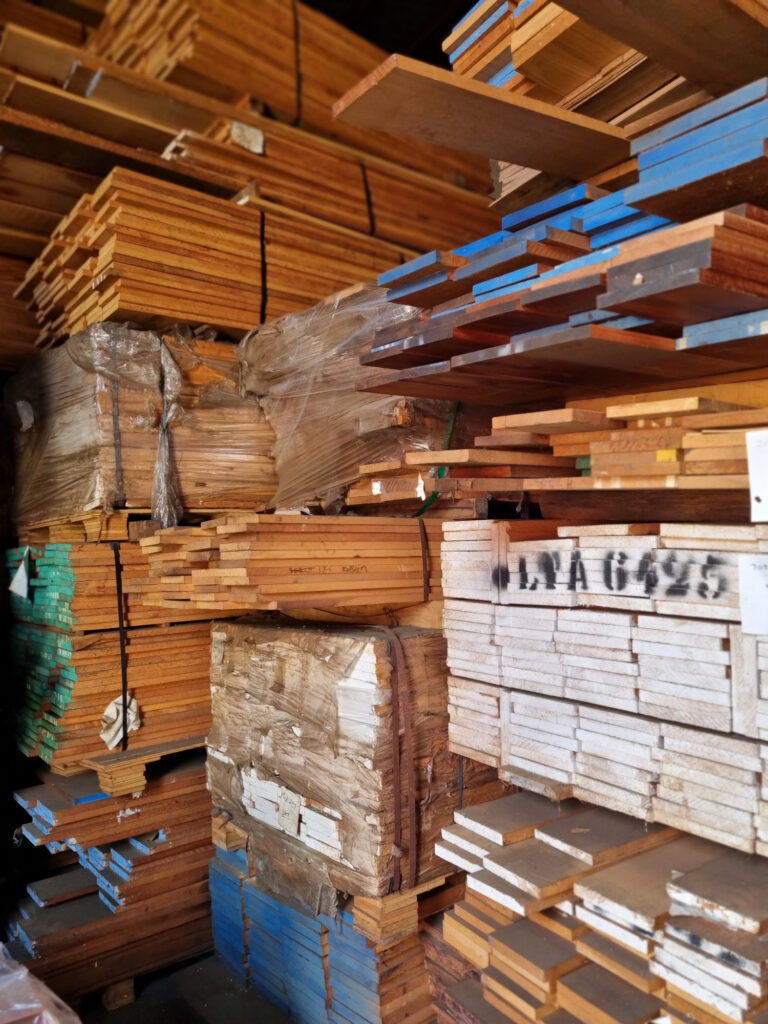 ไม้-ไม้คูรูปิซา