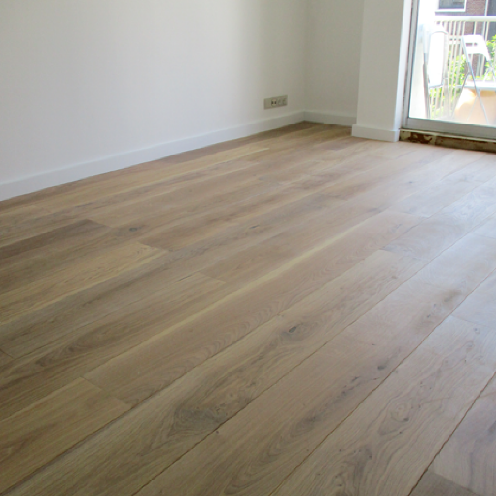 ลักษณะพื้นไม้ เกรด A MAX