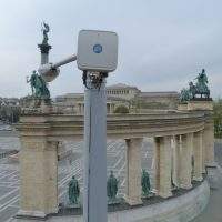 QuMAX-on-street-light