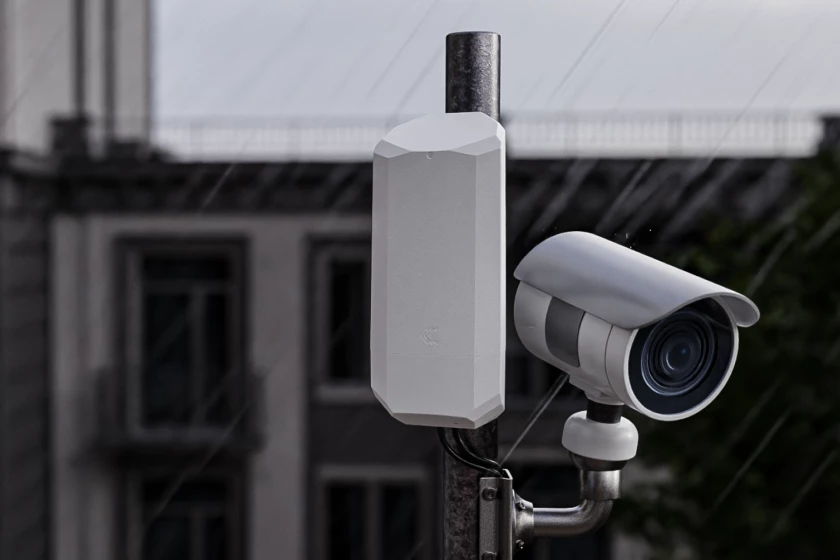 OTD500 - Router 5G outdoor con soporte PoE para cámaras y puntos WiFi