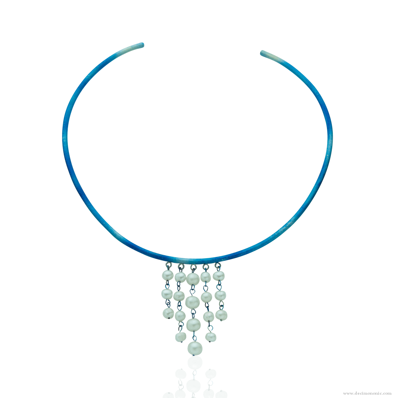 Gargantilla rígida de titanio azul 'lluvia de perlas' - Colección Nautilus by Decimononic