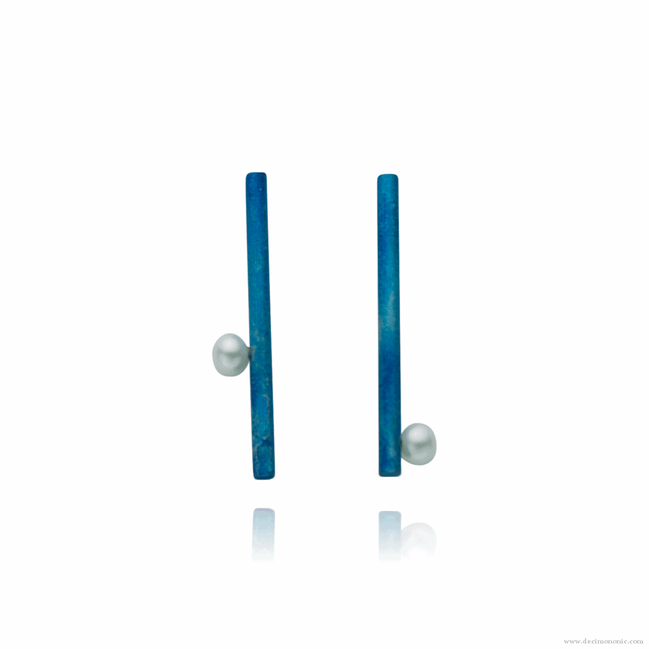 Pendientes largos de titanio con perlas - Colección Nautilus by Decimononic