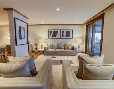 Stunning Apartment with Mountain View