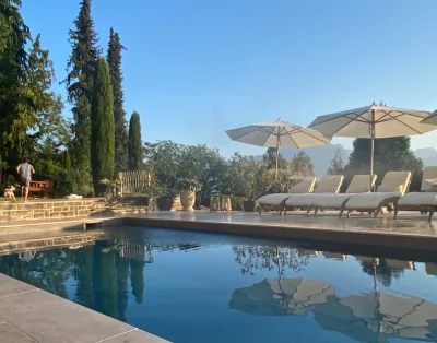 Magnifique villa surplombant le lac