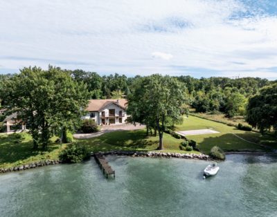 Villa Dame du Lac – Chef-d’œuvre au bord de l’eau avec jetée privée près de Genève